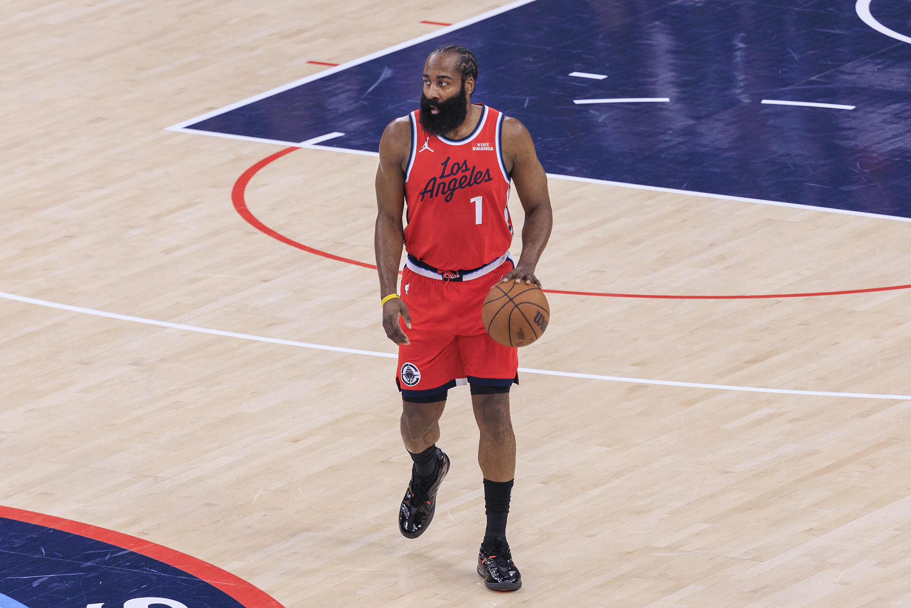 哈登:我的心态就是做赢球需要的事 无论是得40分或者送10次助攻