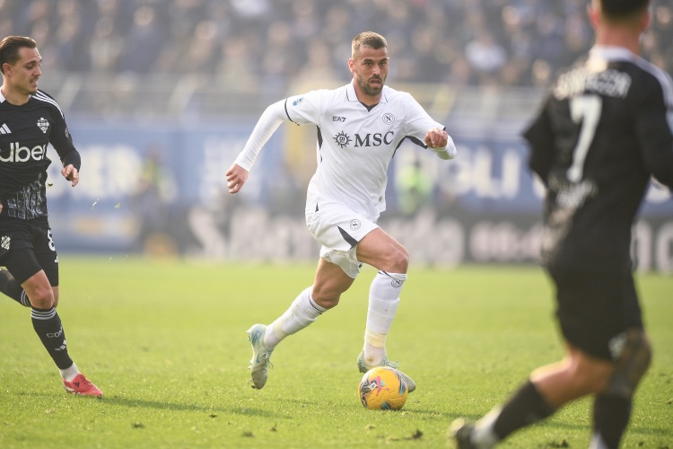 星空体育登入-斯皮纳佐拉：为整个体制意大利必须晋级世界杯 想在那不勒斯退役